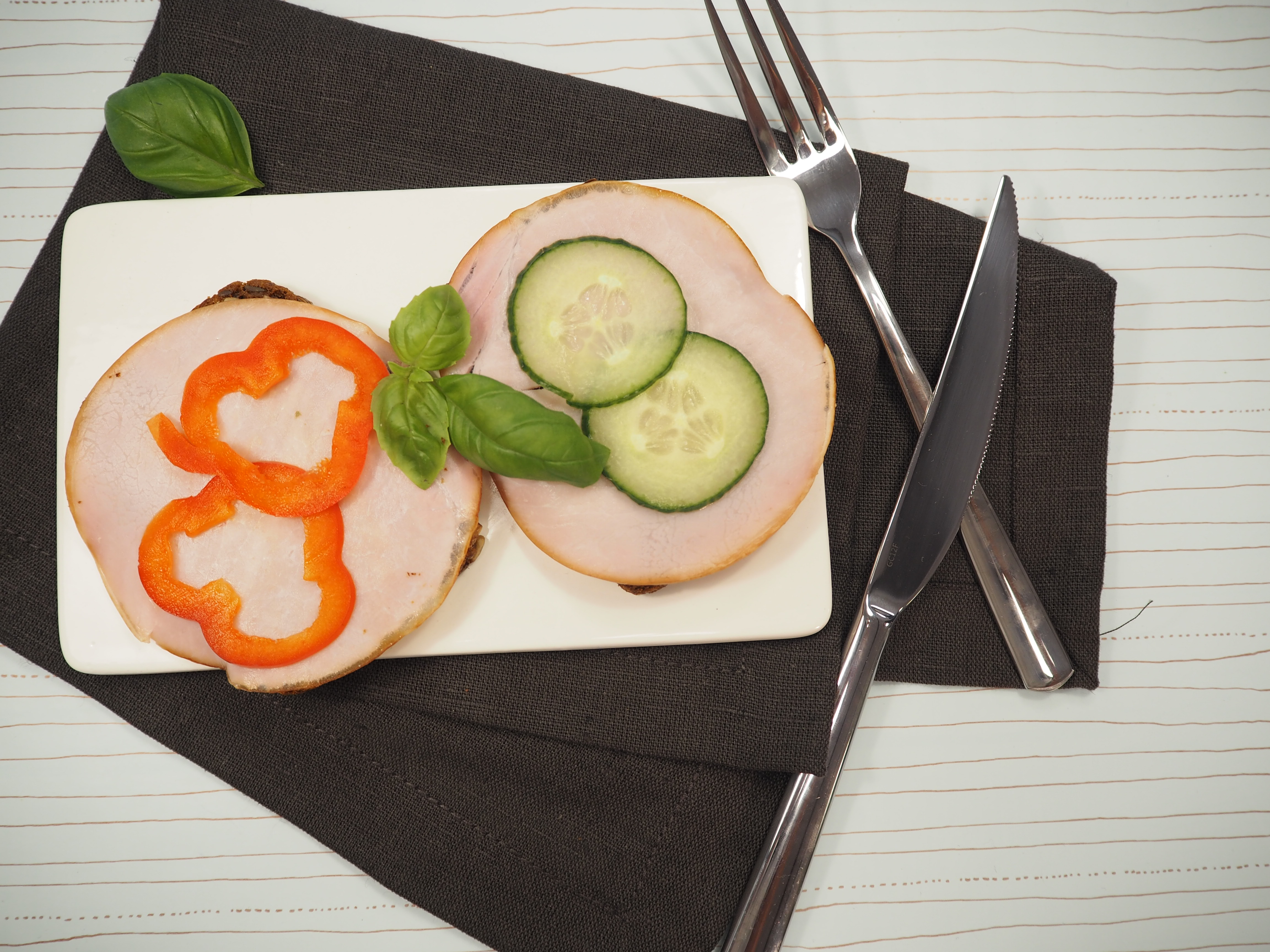 Rågbröd med hamburgare