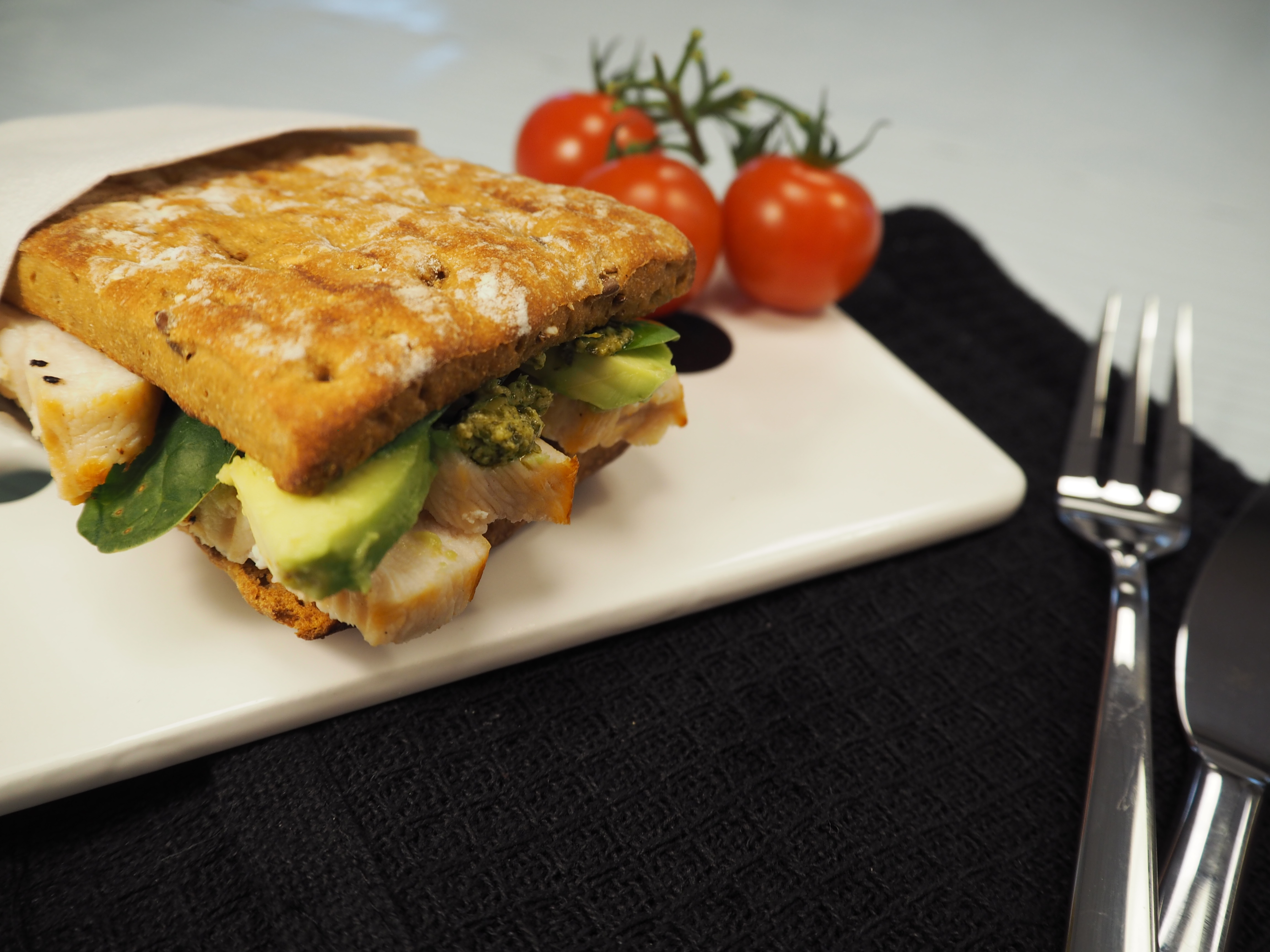 Sandwich m kylling og pesto