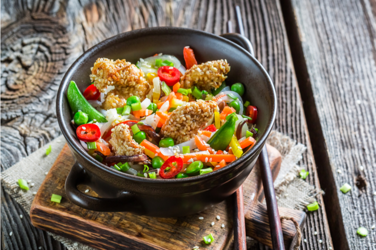 Rijstnoedels met Sesam Kip