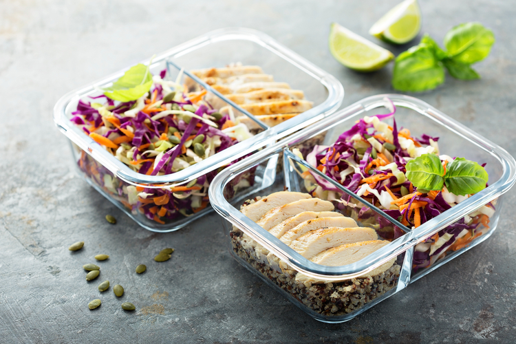 Lunchpakket: quinoa, kip en koolsla
