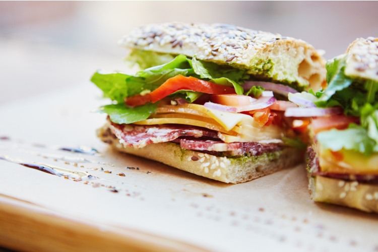 Salami en gouda sandwich