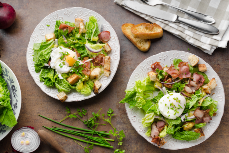 Sallad med ägg och bacon från Porcheret