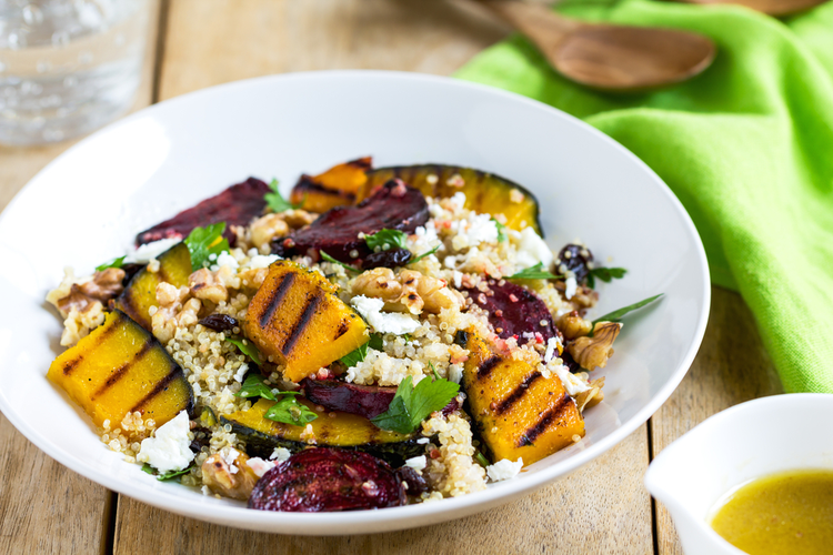 Oven geroosterde pompoen bieten salade