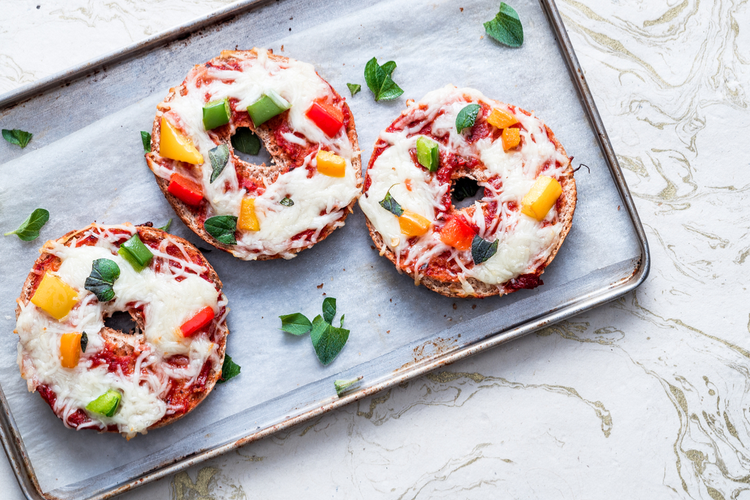 Vegetarisk bagelpizza