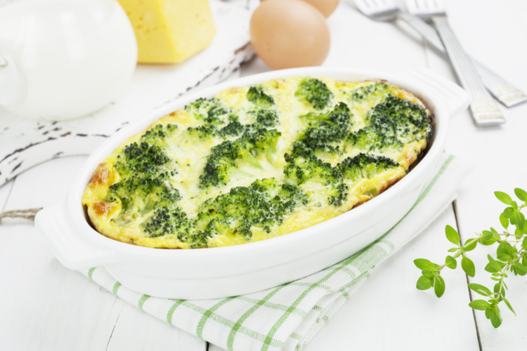 Bakad broccoli i ägg