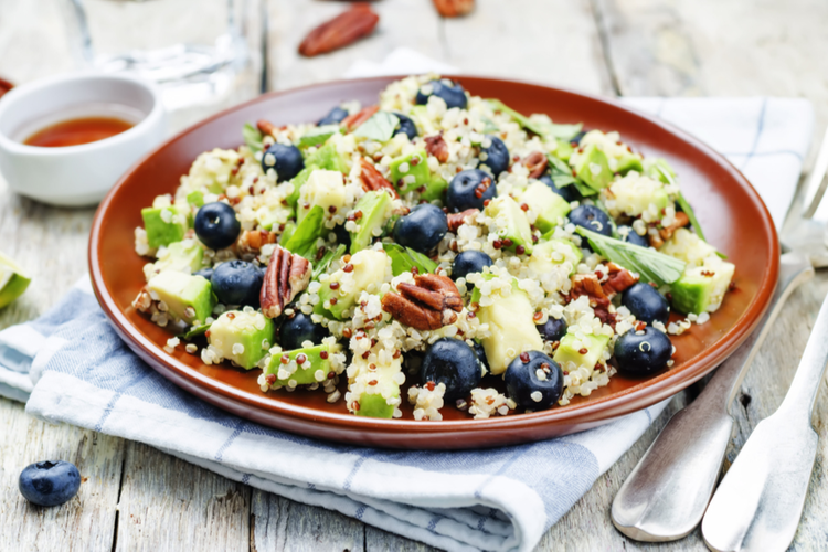 Avocado-pecan-quinosalat