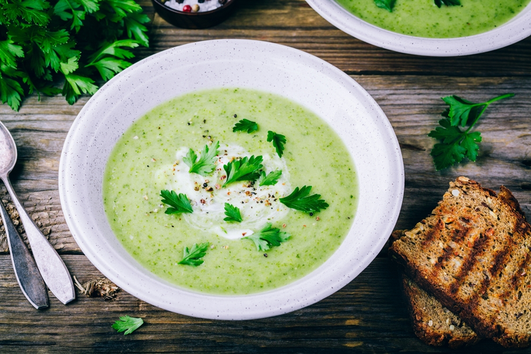 Groene soep met kokosmelk