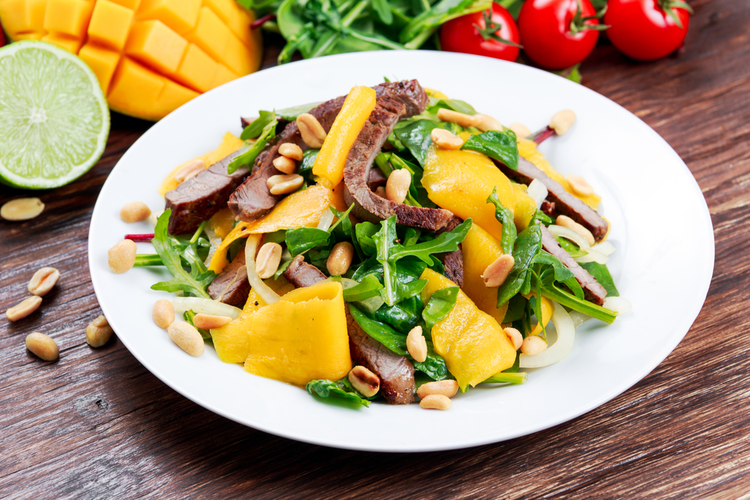 Asiatisk mango-oksesalat