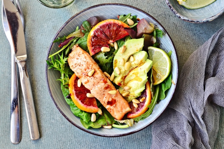 Sallad med blodapelsin och lax