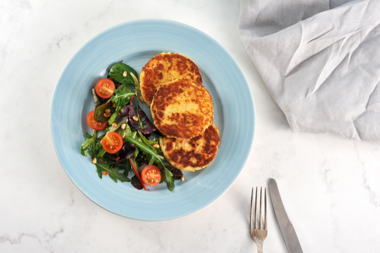 Aardappelkotelet met gemengde salade