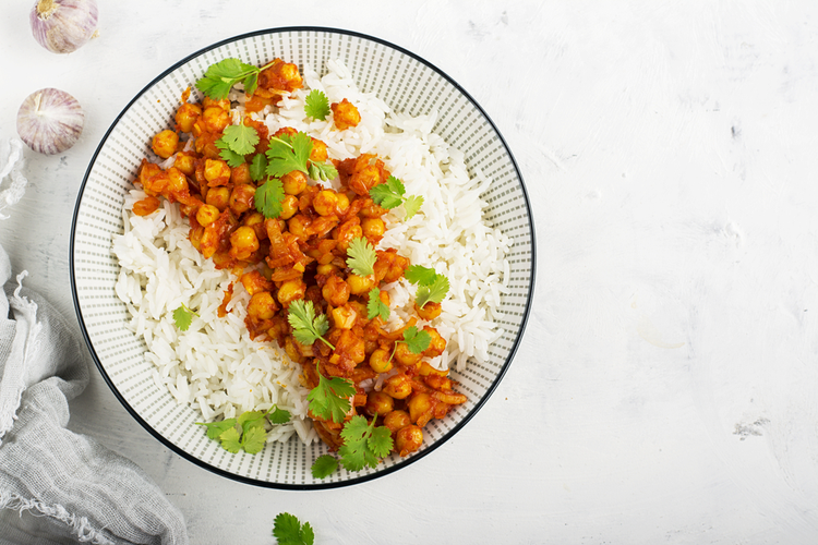 Kikärter i curry med brunt ris
