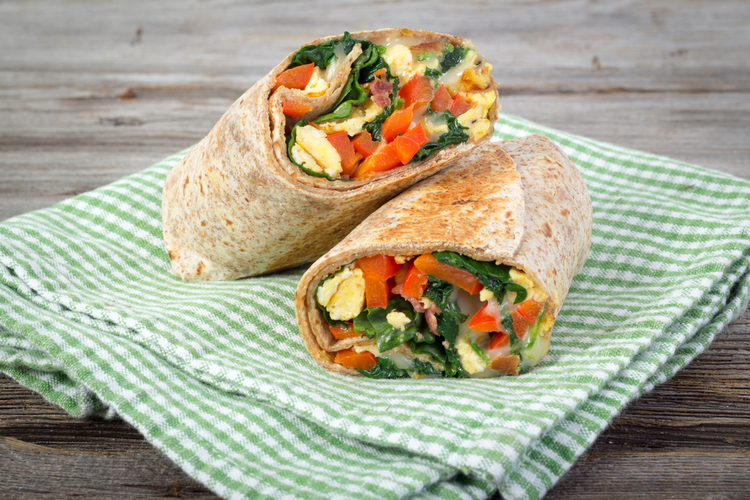 Ontbijt burito met spinazie