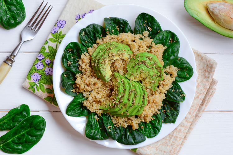 Quinoa-avokado-spenat-sallad