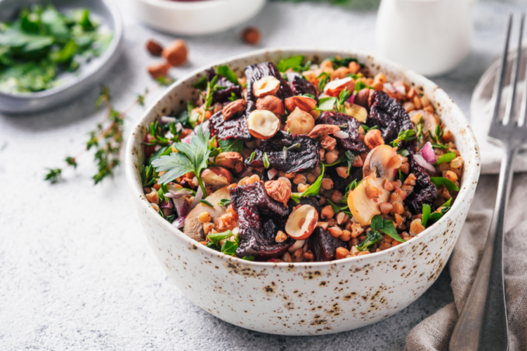 Varm bygsalat