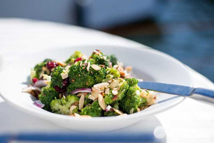 Broccoli salade