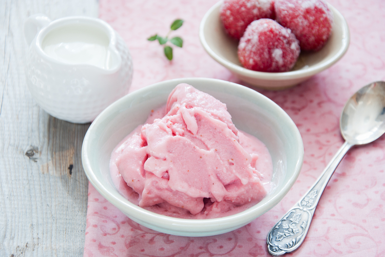 Fryst jordgubbsyoghurt
