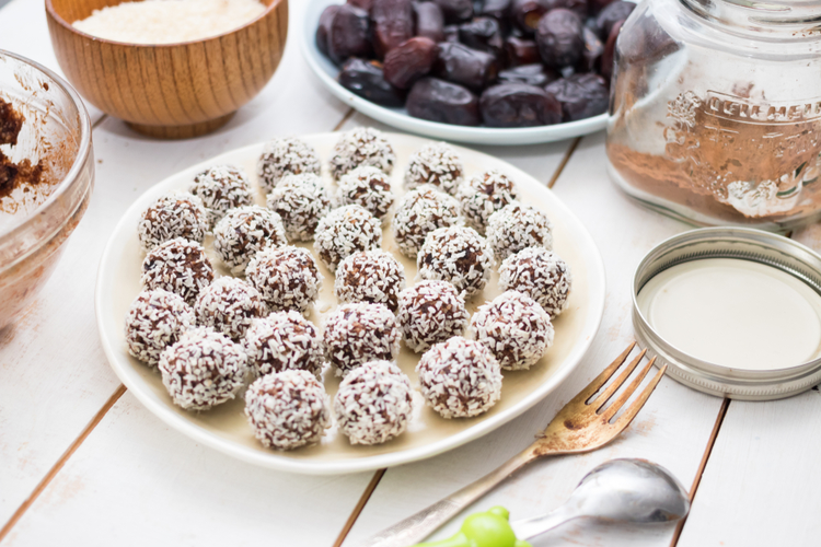 Vegan chocolade-walnoot balletjes
